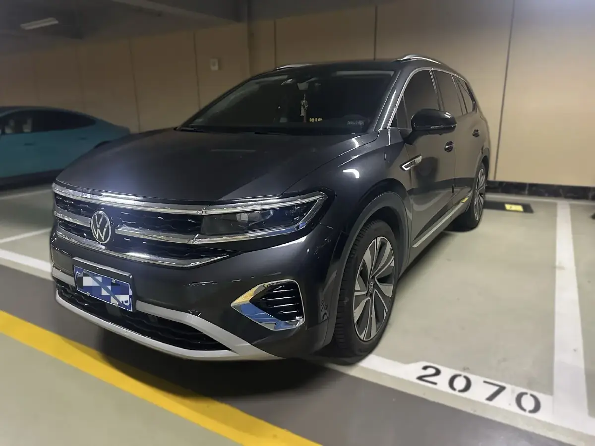 2023 Volkswagen Talagon 2.0T 220HP L4 7DCT