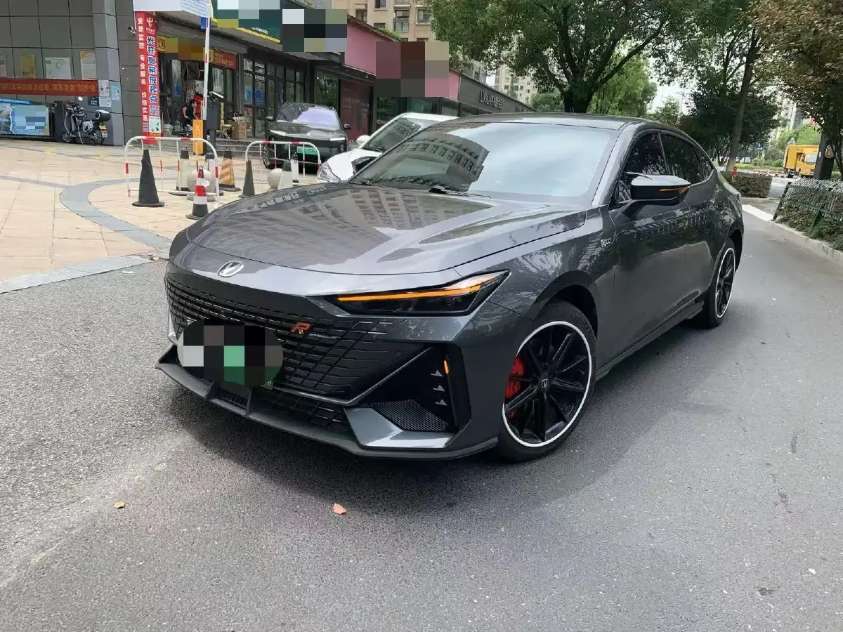 2023 ChangAn UNI-V iDD 1.5T 170HP L4 6TCT PHEV 18.4KWH