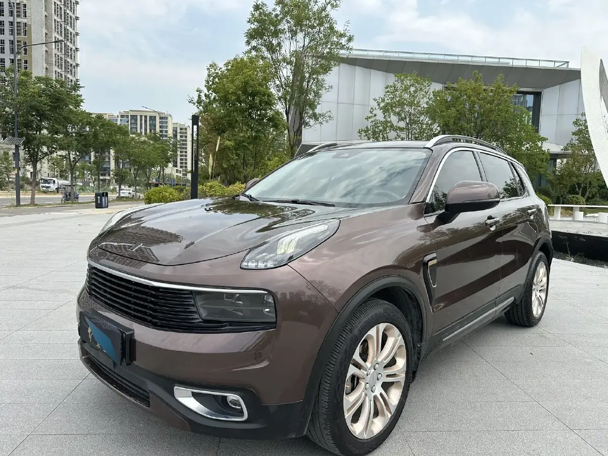 2018 LYNK&CO 01 2.0T 190HP L4 6AT