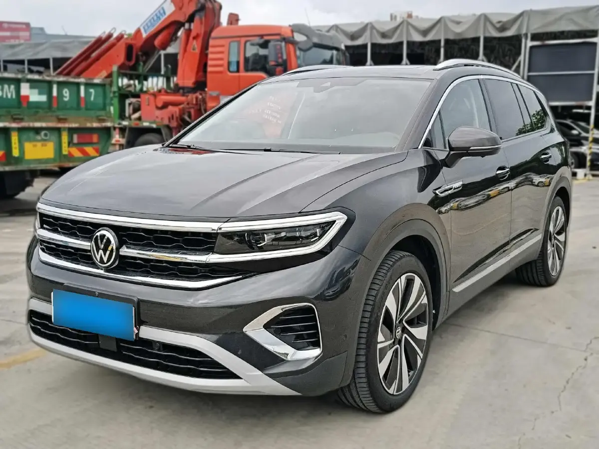 2023 Volkswagen Talagon 2.0T 220HP L4 7DCT