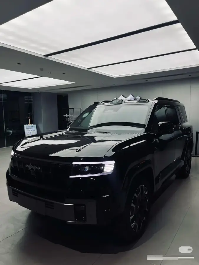 2025 FangChengBao Bao 8 2.0T 245HP L4 E-CVT PHEV 36.8KWH