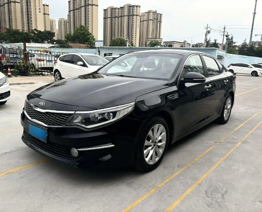 2017 Kia K5 2.0L 161HP L4 6AT