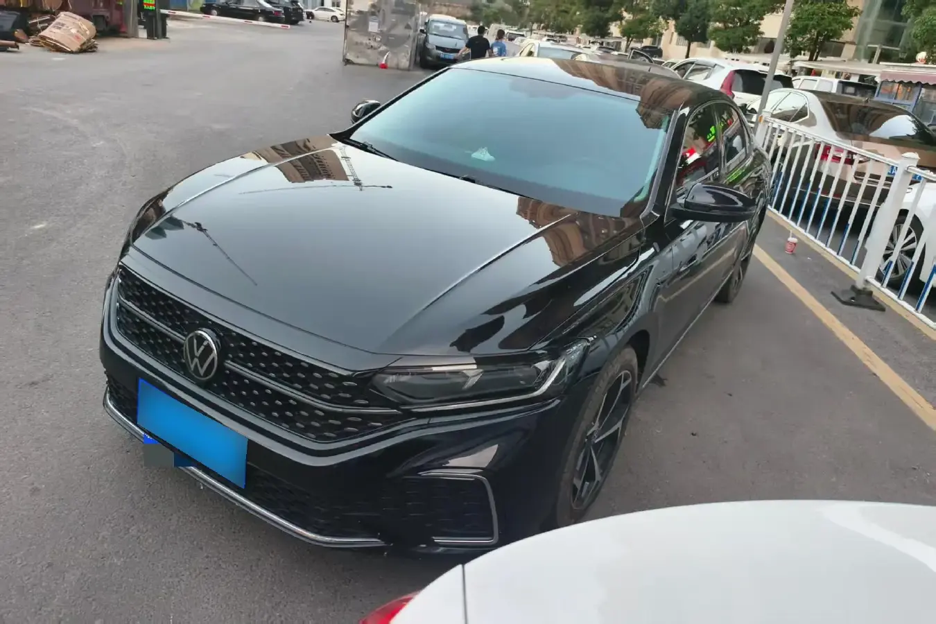 2023 Volkswagen Passat 2.0T 186HP L4 7DCT