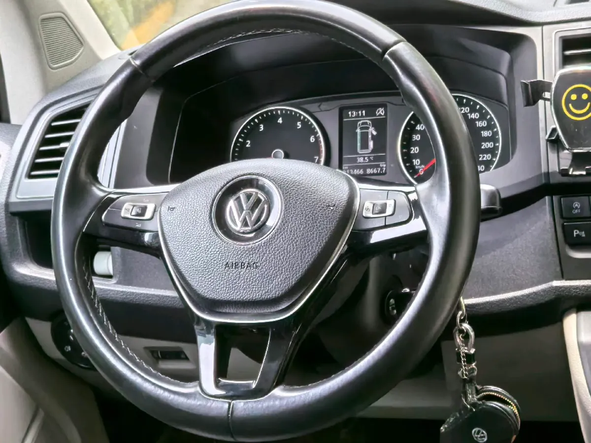 2018 Volkswagen Caravelle 2.0T 204HP L4 7DCT,autocango,china used car exporter,china ev exporter,chinese used car exporter,chinese used ev exporter