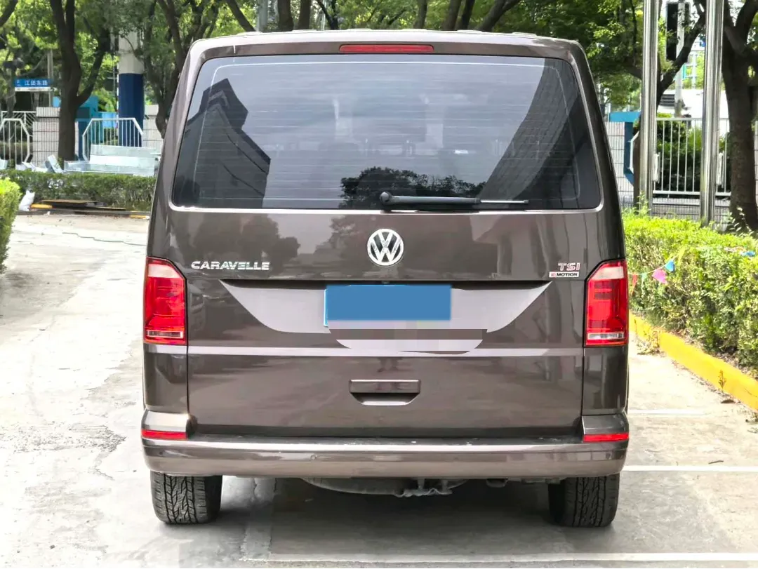 2018 Volkswagen Caravelle 2.0T 204HP L4 7DCT,autocango,china used car exporter,china ev exporter,chinese used car exporter,chinese used ev exporter