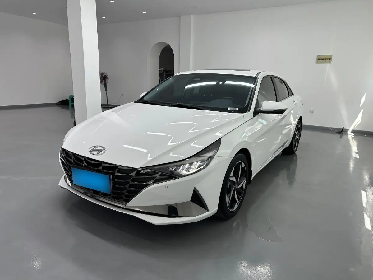 2022 Hyundai Elantra 1.5L 115HP L4 CVT