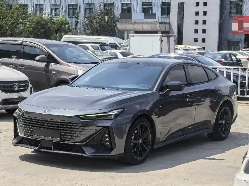 2022 ChangAn UNI-V 1.5T 188HP L4 7DCT