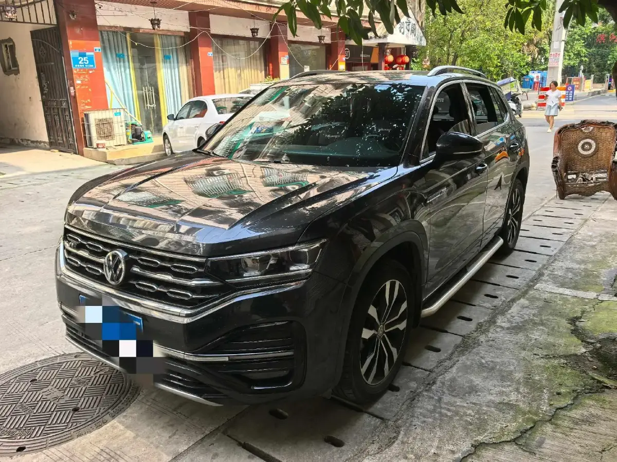 2019 Volkswagen Tayron 2.0T 220HP L4 7DCT