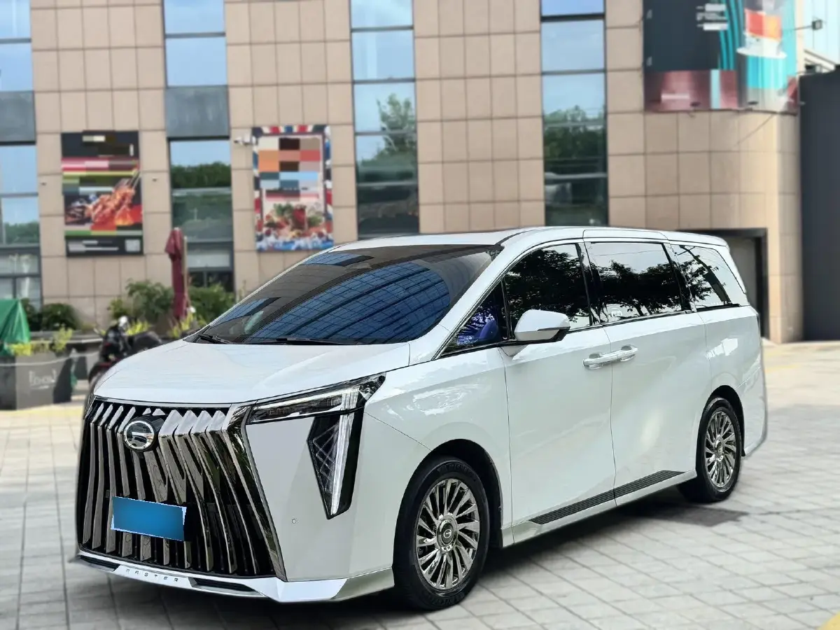 2023 GAC Trumpchi M8 2.0T 190HP L4 E-CVT Hybrid