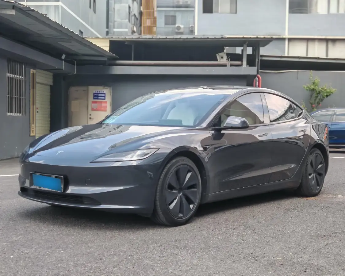 2023 Tesla Model 3 BEV 60KWH