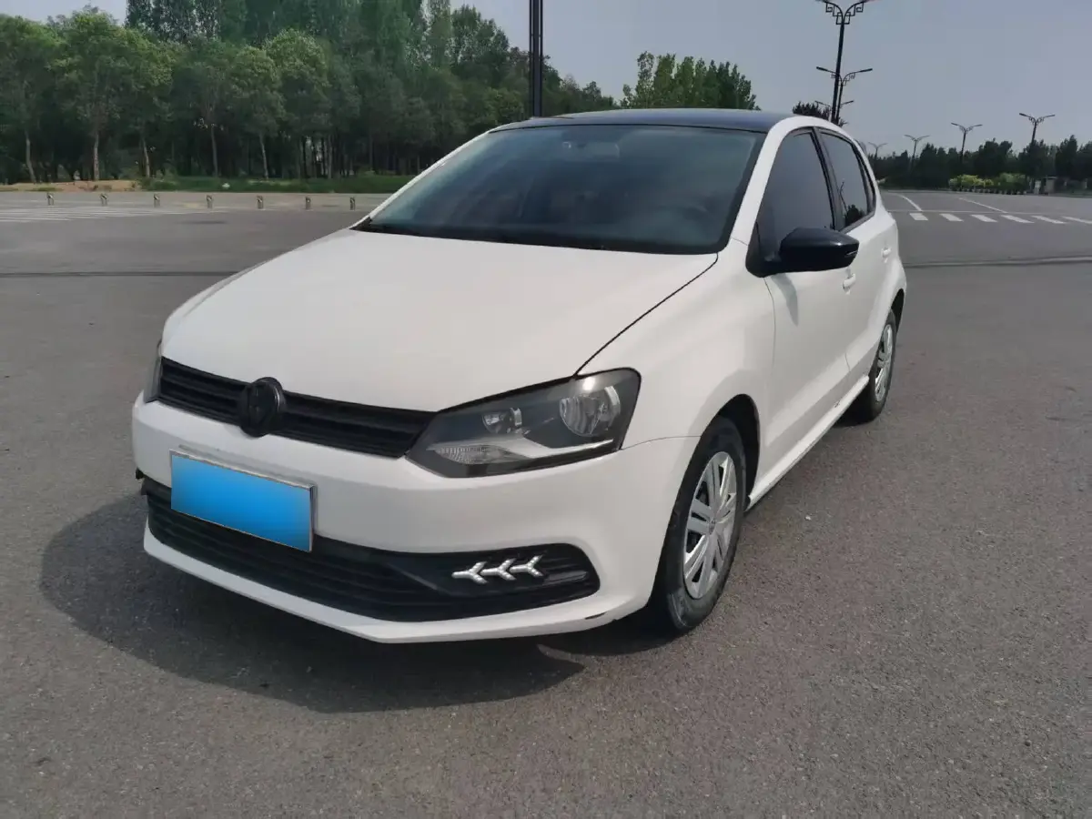 2016 Volkswagen Polo 1.4L 90HP L4 6AT