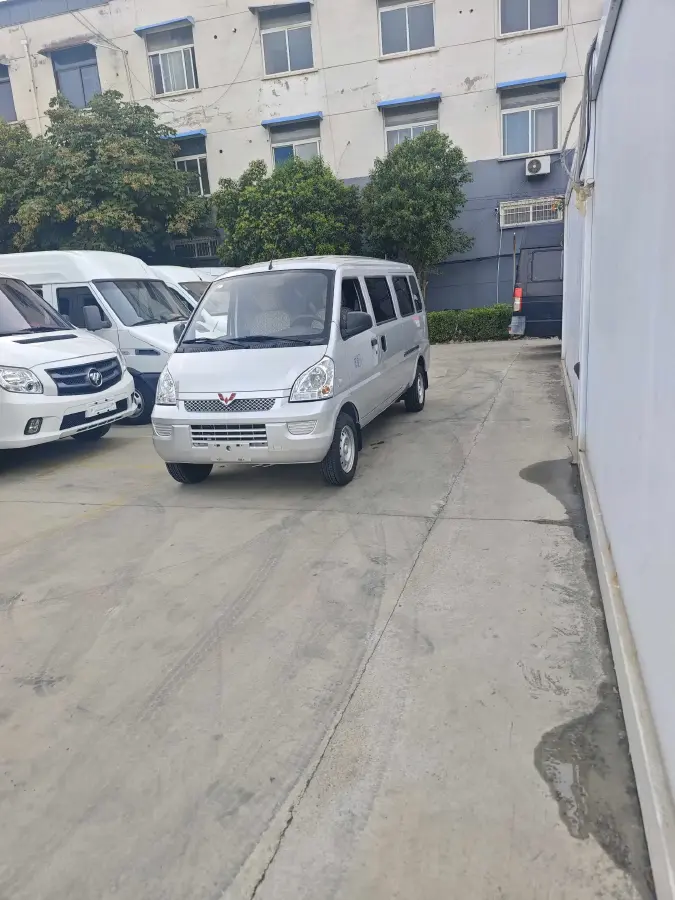 2021 WuLing RongGuang 1.5L 99HP L4 5MT