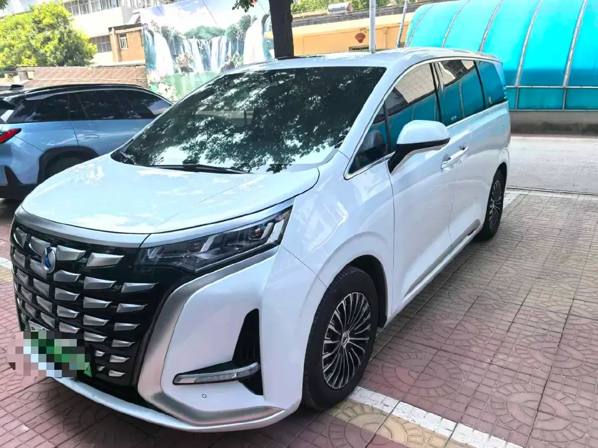 2024 Denza D9 1.5T 139HP L4 E-CVT PHEV 40KWH