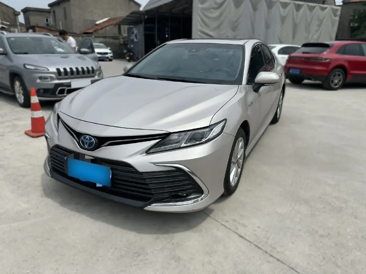 2023 Toyota Camry 2.5L 178HP L4 E-CVT Hybrid
