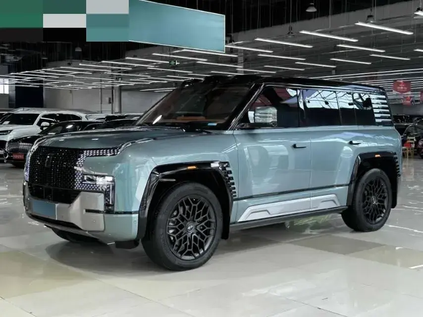 2023 YangWang U8 2.0T 272HP L4 REEV 49.05KWH