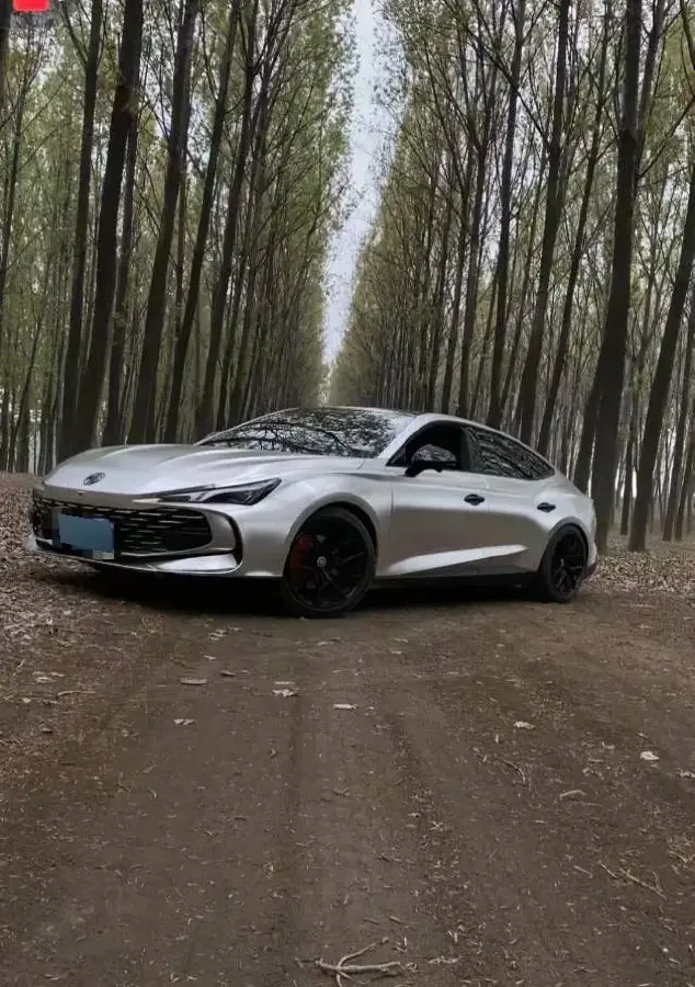 2023 MG 7 2.0T 261HP L4 9AT