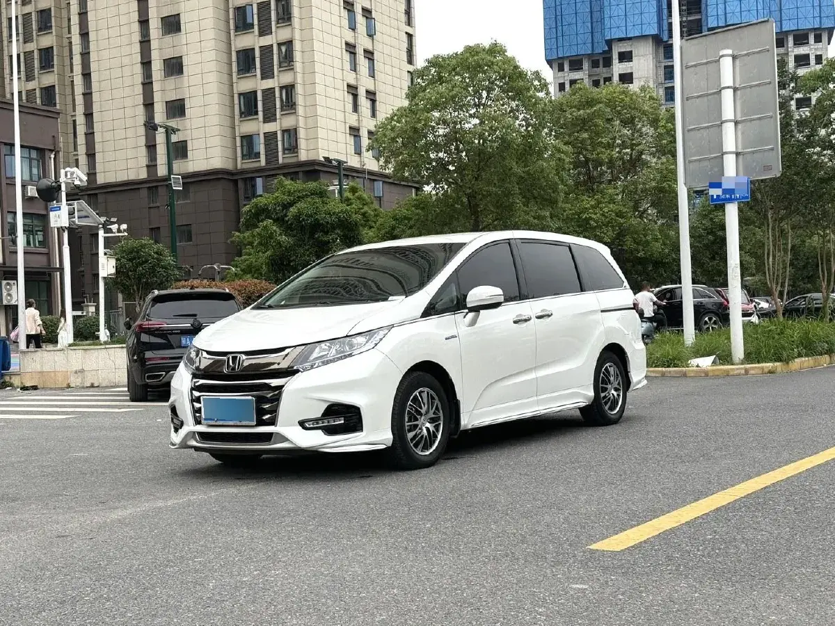 2019 Honda Odyssey 2.0L 146HP L4 E-CVT Hybrid