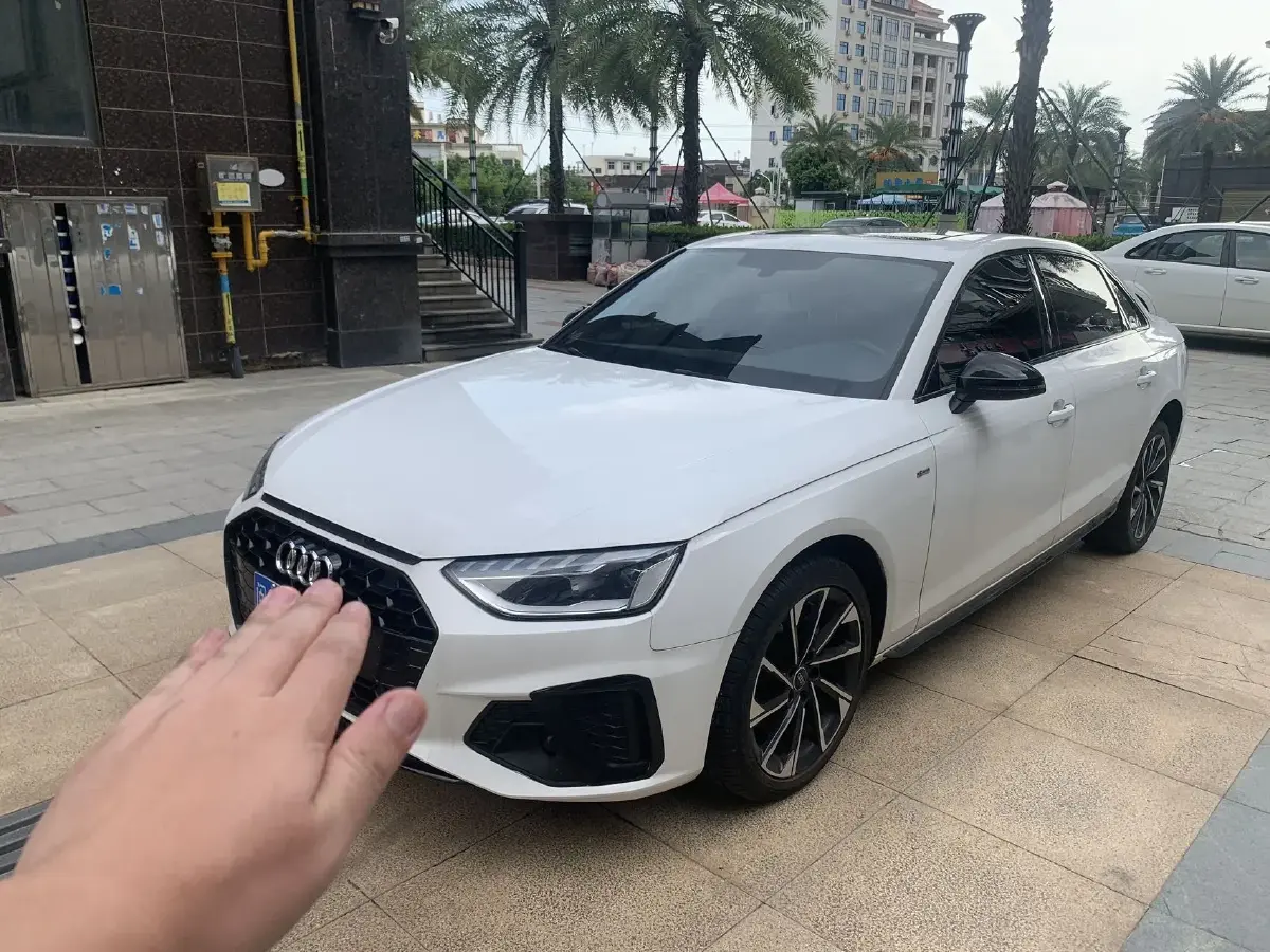 2023 Audi A4L 2.0T 190HP L4 7DCT