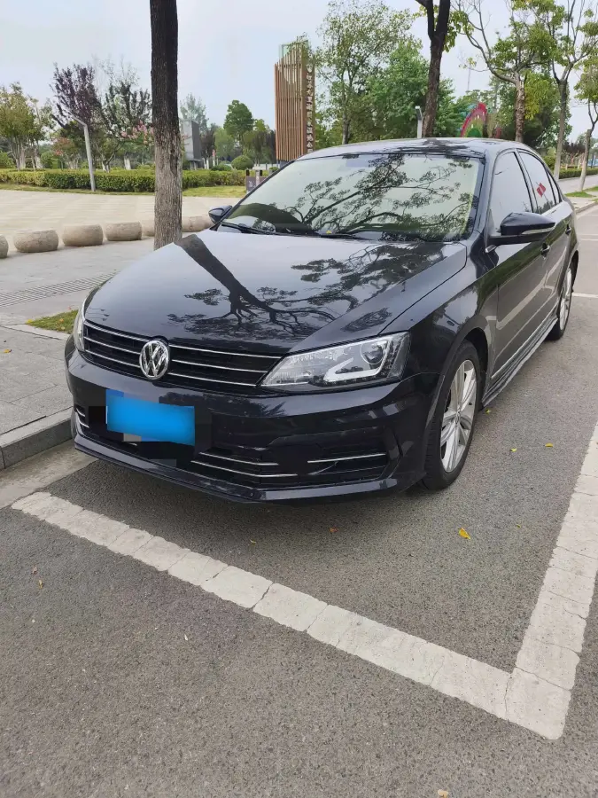 2018 Volkswagen Sagitar 1.4T 150HP L4 7DCT