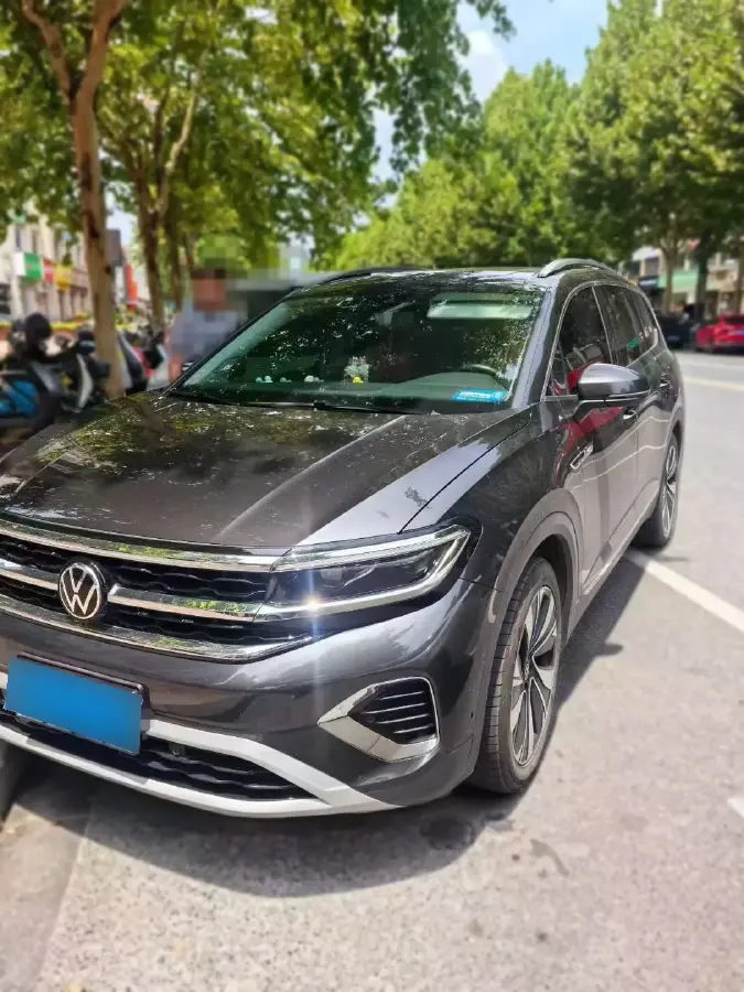 2023 Volkswagen Talagon 2.0T 220HP L4 7DCT