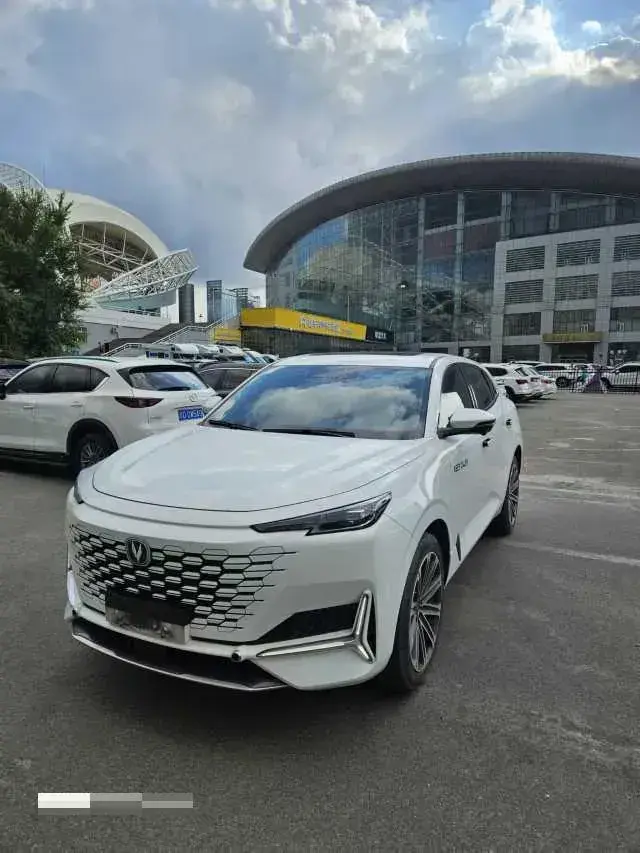 2021 ChangAn UNI-K 2.0T 233HP L4 8AT