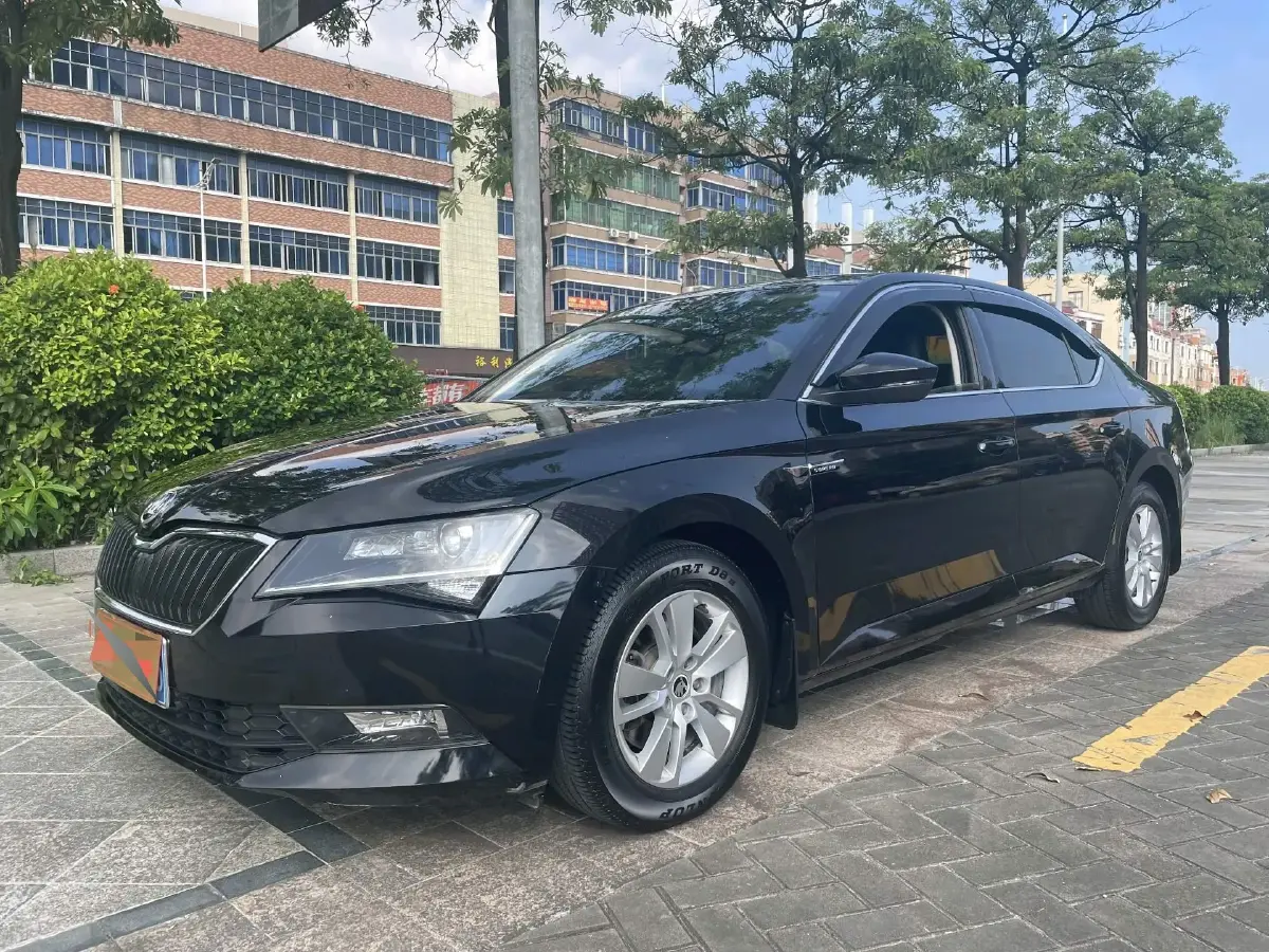 2016 Skoda Superb 1.4T 150HP L4 7DCT