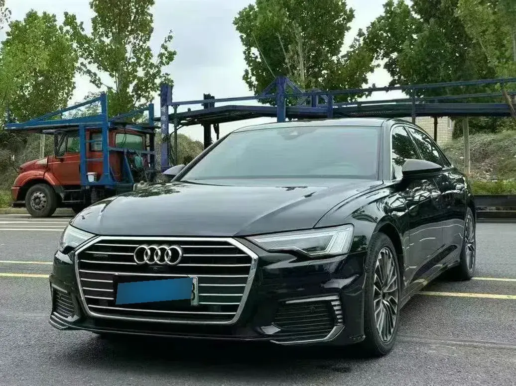 2020 Audi A6L 2.0T 252HP L4 7DCT PHEV 14.1KWH