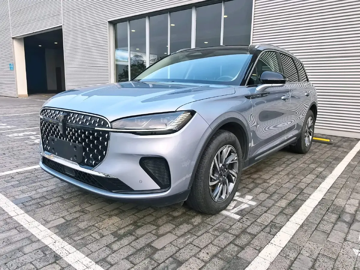 2023 Lincoln Corsair 2.0T 261HP L4 8AT 2023 Lincoln Corsair 2.0T 261HP L4 8AT