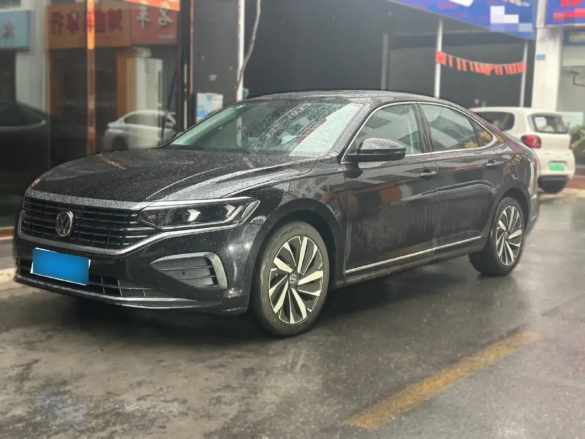 2025 Volkswagen Passat 2.0T 186HP L4 7DCT