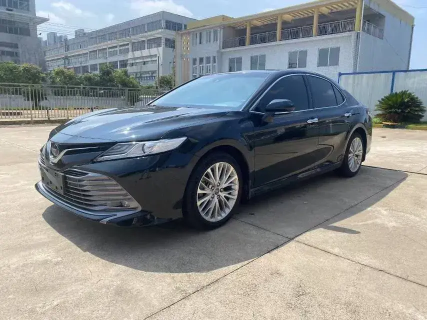 2019 Toyota Camry 2.5L 209HP L4 8AT