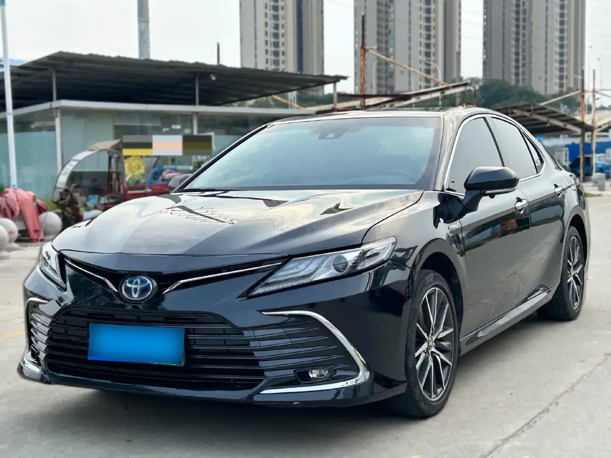 2023 Toyota Camry 2.5L 178HP L4 E-CVT Hybrid