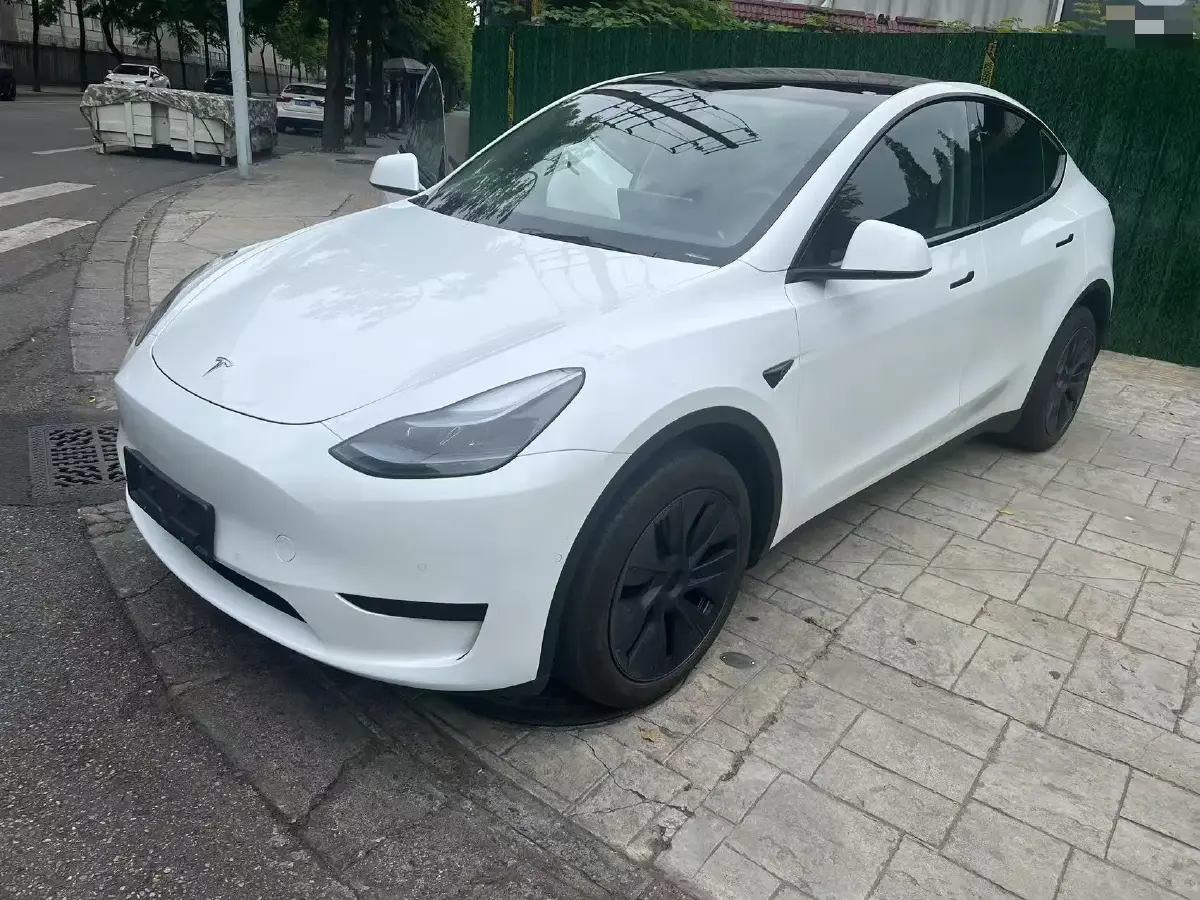 2023 Tesla Model Y BEV 60KWH