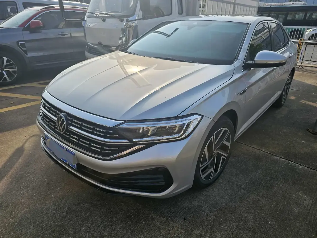 2023 Volkswagen Sagitar 1.5T 160HP L4 7DCT