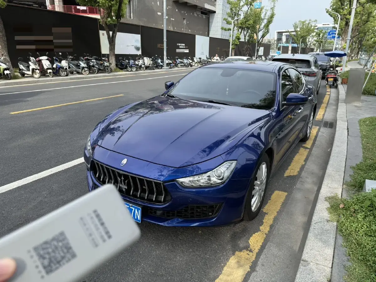 2022 Maserati Ghibli 2.0T 330HP L4 8AT