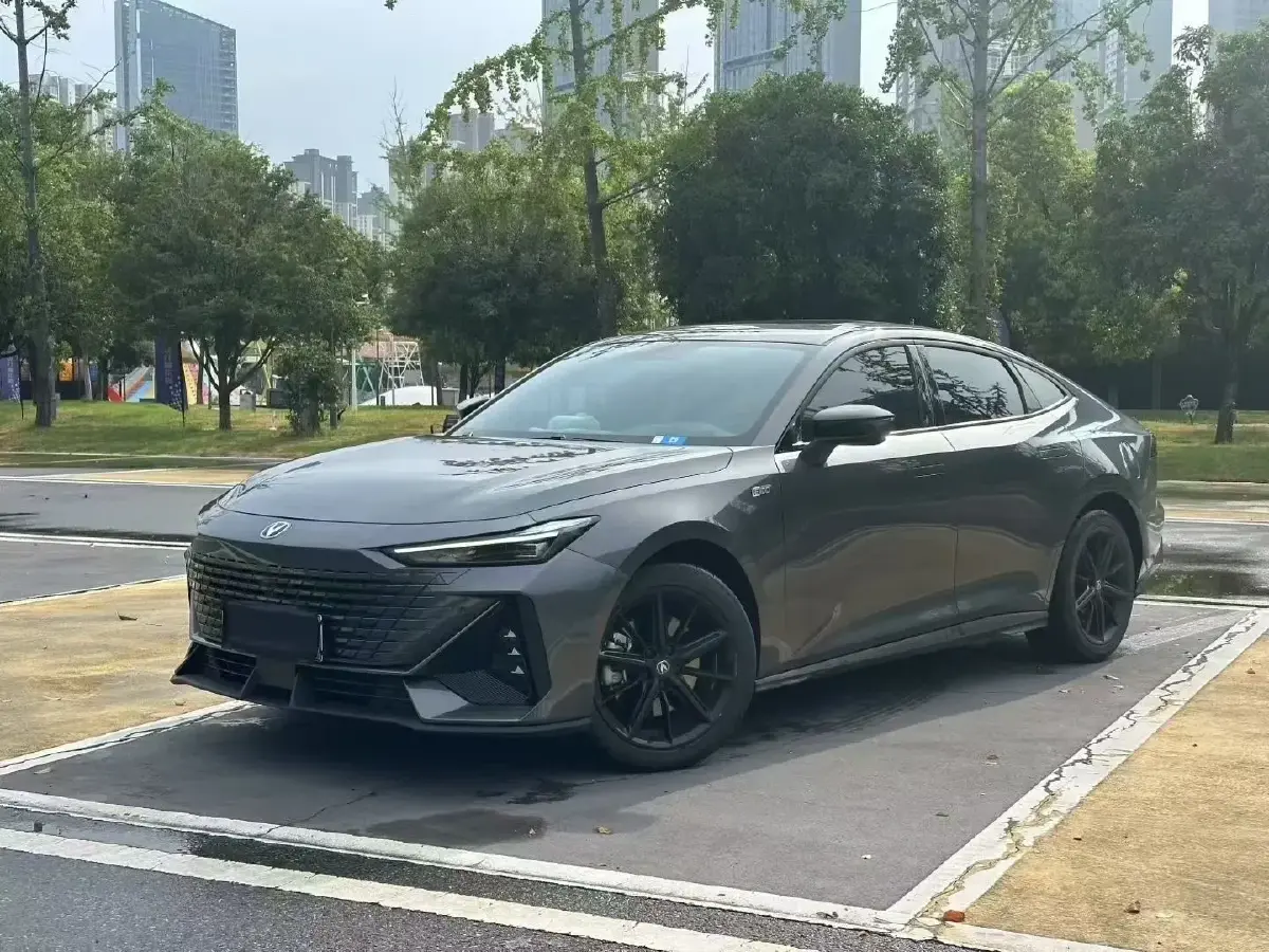 2022 ChangAn UNI-V 1.5T 188HP L4 7DCT