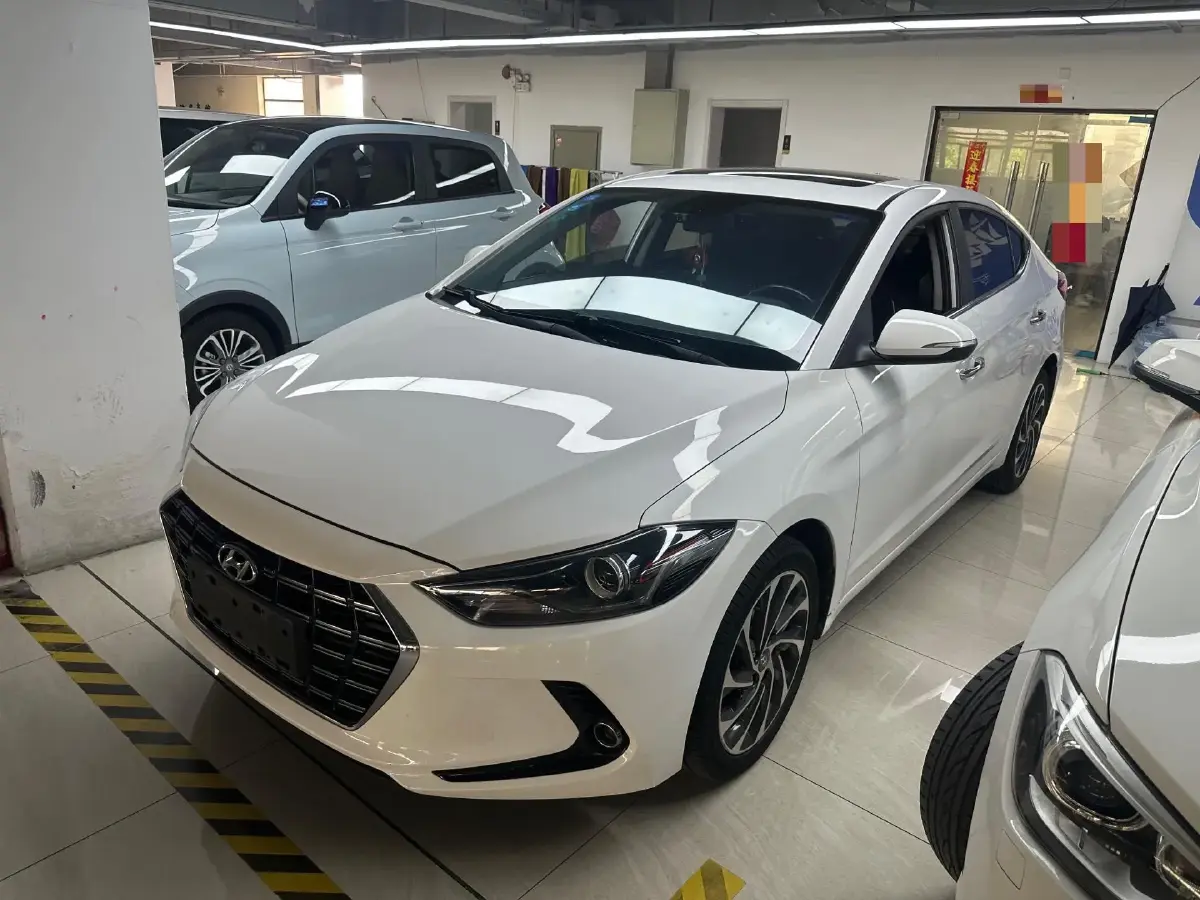 2019 Hyundai Elantra 1.5L 115HP L4 CVT