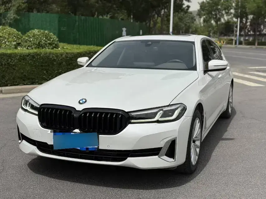 2021 BMW 5 Series 2.0T 184HP L4 8AT