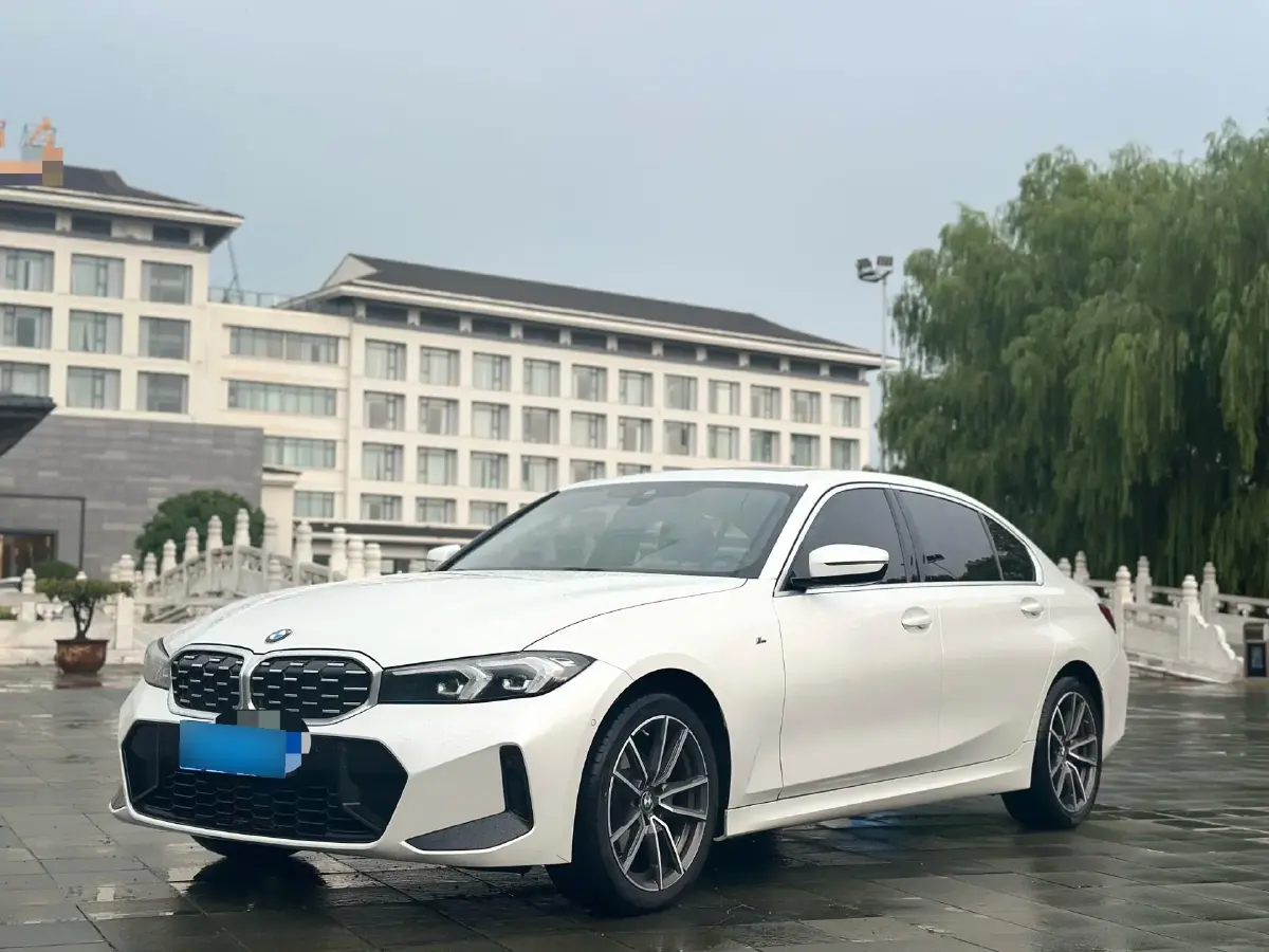 2024 BMW 3 Series 2.0T 184HP L4 8AT