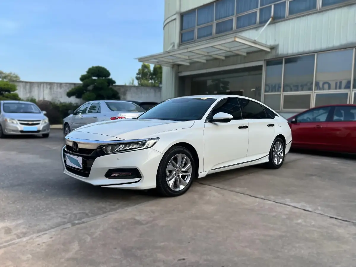 2018 Honda Accord 1.5T 194HP L4 CVT