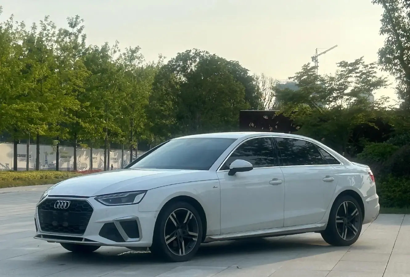 2020 Audi A4L 2.0T 190HP L4 7DCT