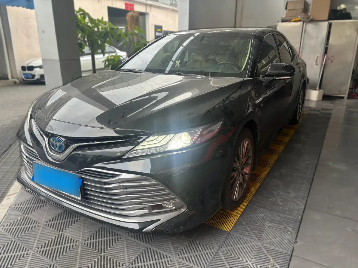 2021 Toyota Camry 2.5L 178HP L4 E-CVT Hybrid