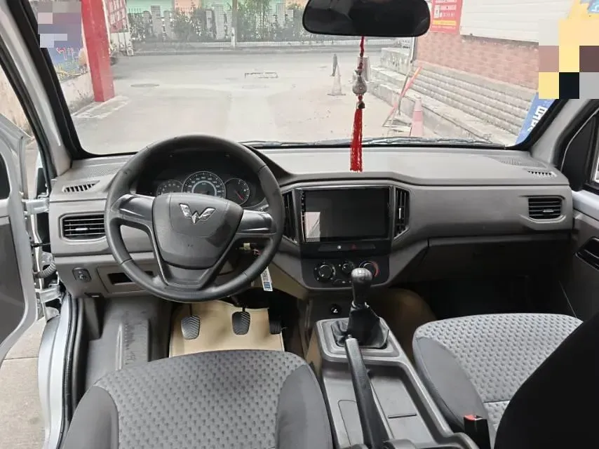 2020 WuLing RongGuang New Truck Special 1.8L 125HP L4 5MT,autocango,china used car exporter,china ev exporter,chinese used car exporter,chinese used ev exporter