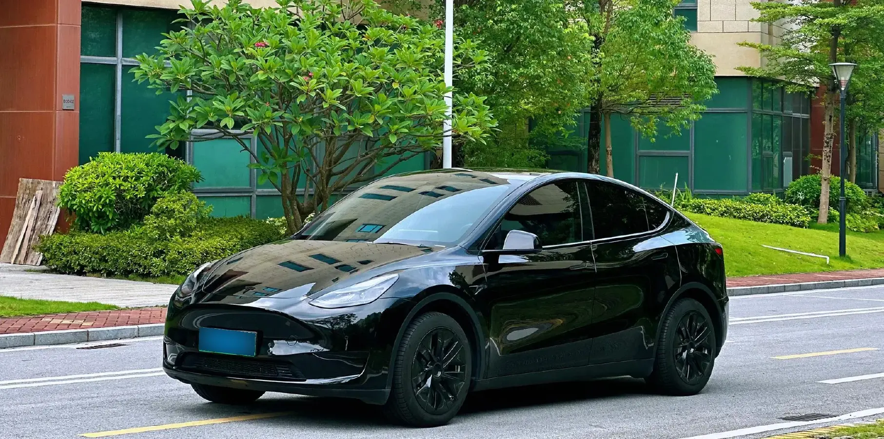 2022 Tesla Model Y BEV 60KWH