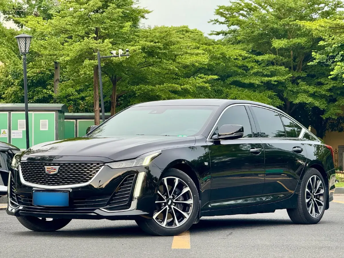 2022 Cadillac CT5 2.0T 237HP L4 10AT