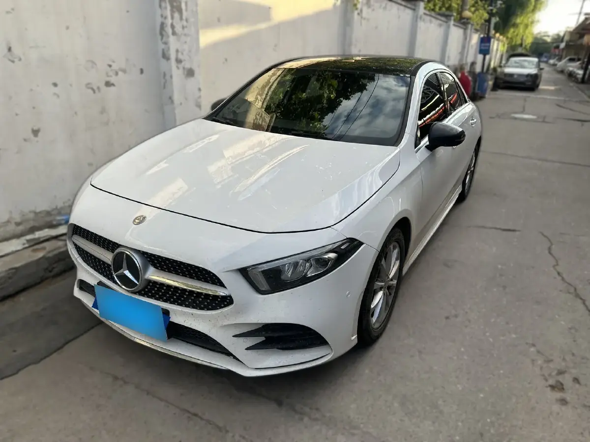 2020 Mercedes-Benz A Class 1.3T 163HP L4 7DCT