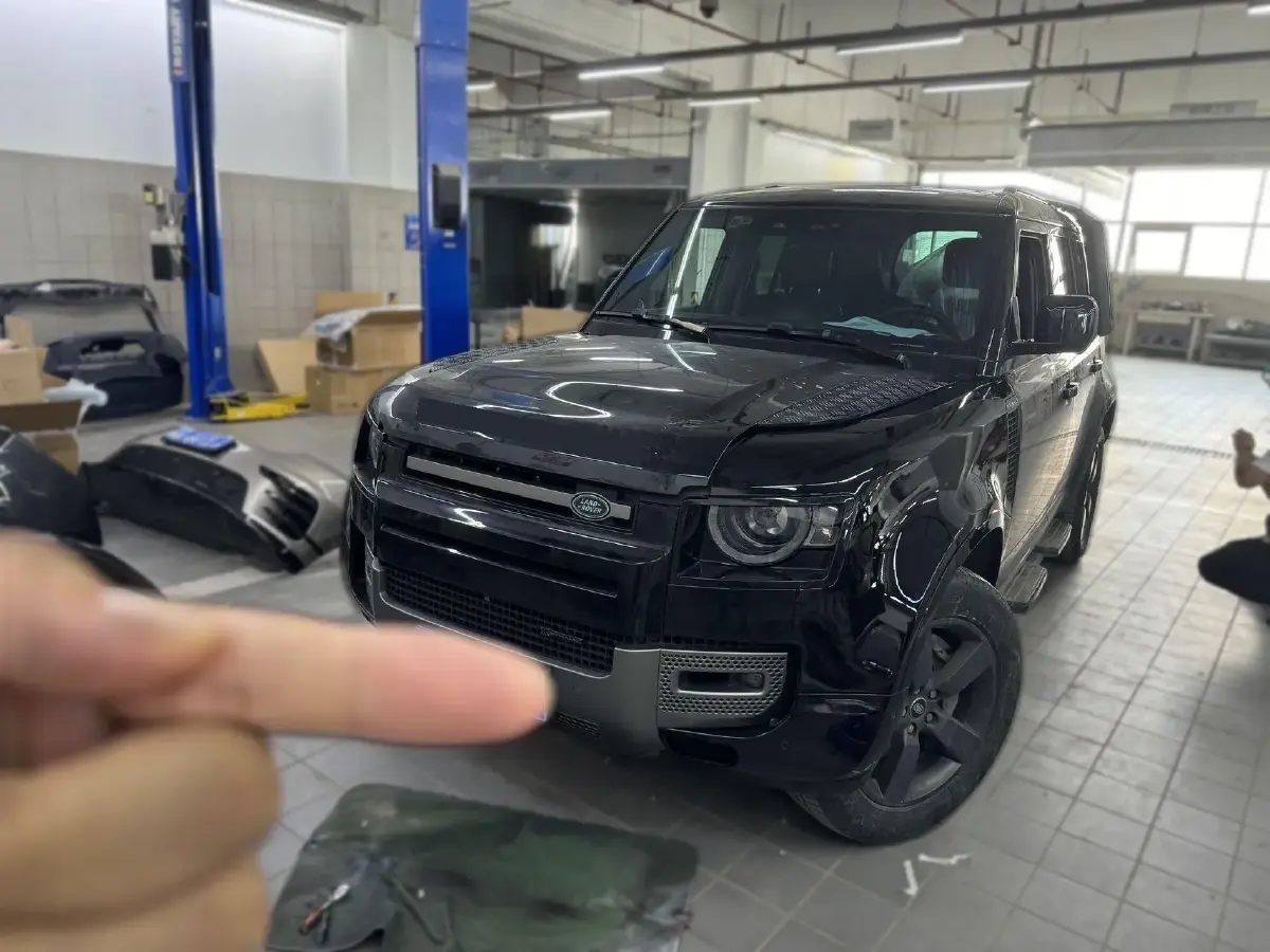 2023 Land Rover Defender 3.0T 400HP L6 8AT