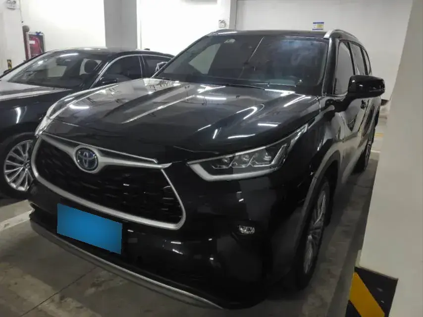 2022 Toyota Highlander 2.5L 192HP L4 E-CVT Hybrid