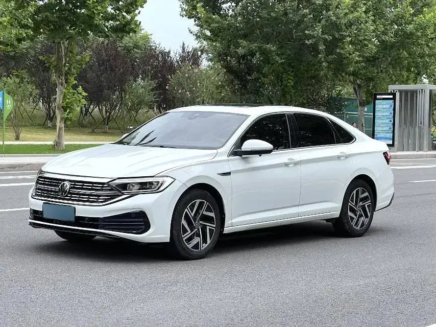 2023 Volkswagen Sagitar 1.5T 160HP L4 7DCT