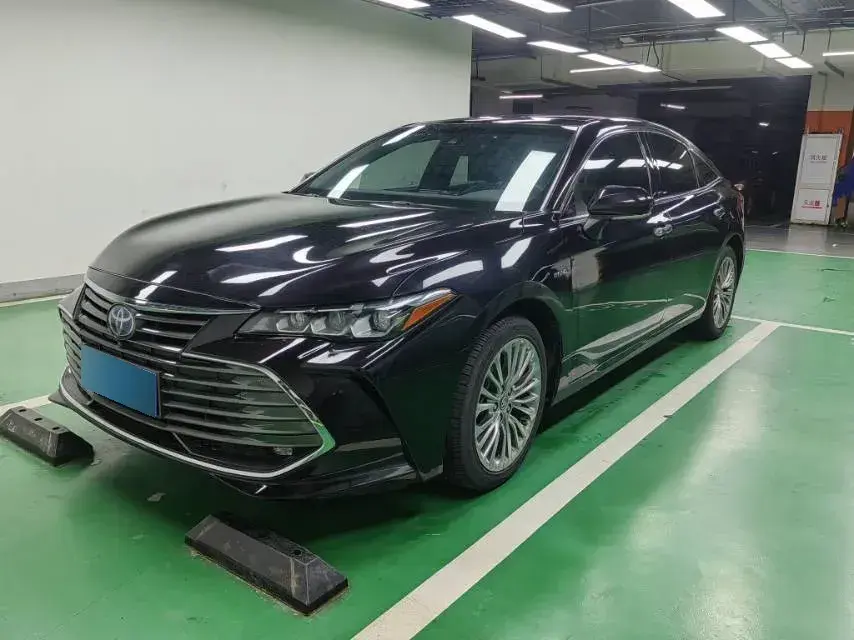 2019 Toyota Avalon 2.5L 178HP L4 E-CVT Hybrid