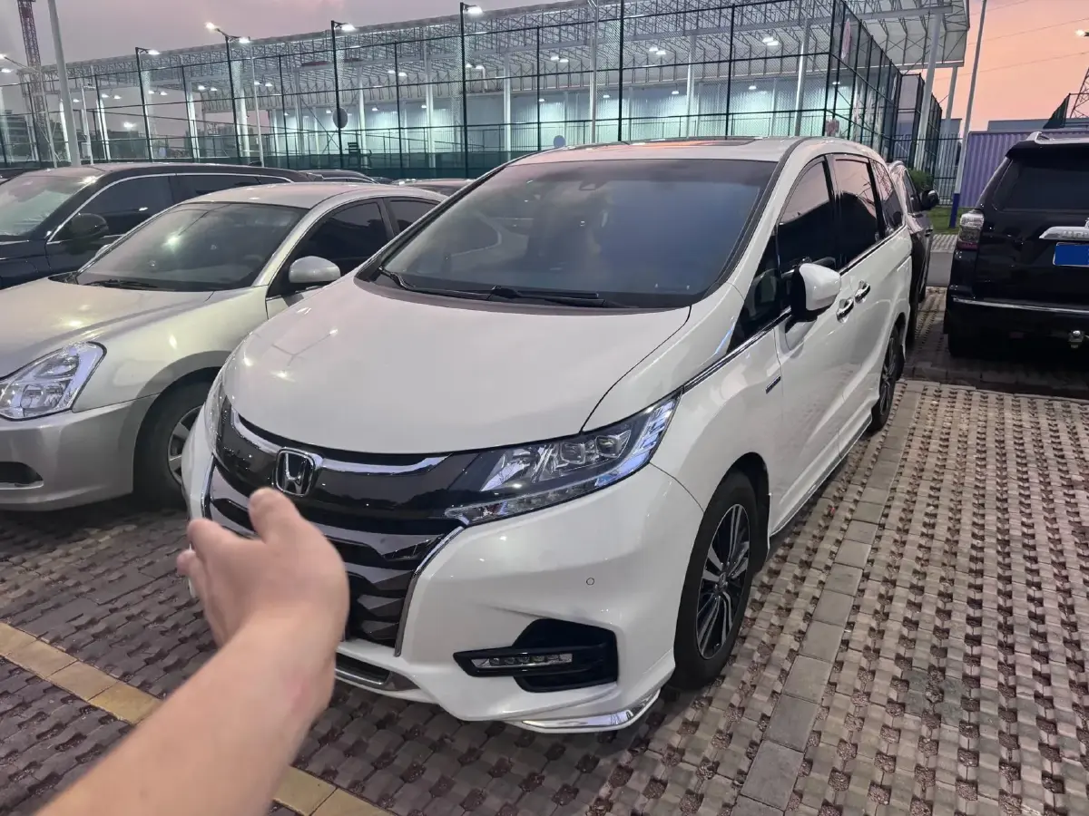 2021 Honda Odyssey 2.0L 146HP L4 E-CVT Hybrid
